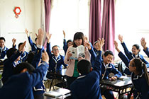 美女上床来日b君谊中学“新初中”